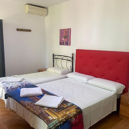 Pension Teruel Barcelona Buitenkant foto